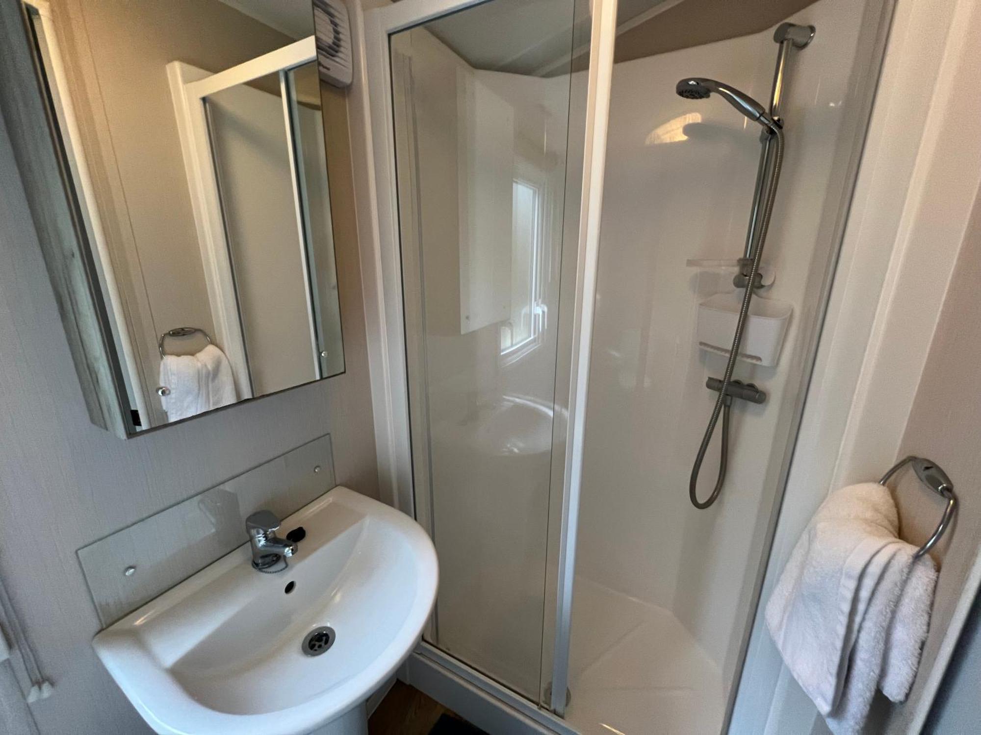 Apartment 3 Bedroom Caravan Mc37, Shanklin, Isle Of Wight