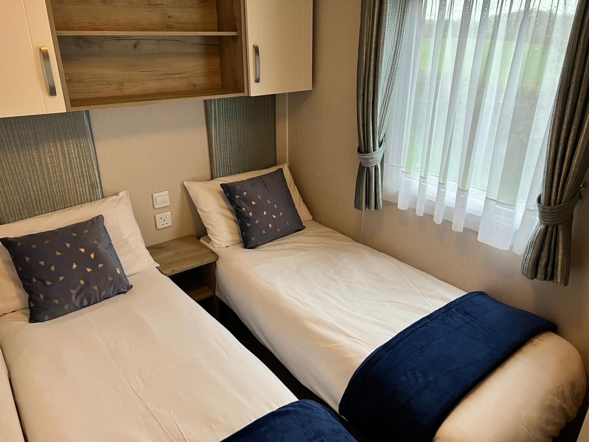 3 Bedroom Caravan Mc37, Shanklin, Isle Of Wight Shanklin