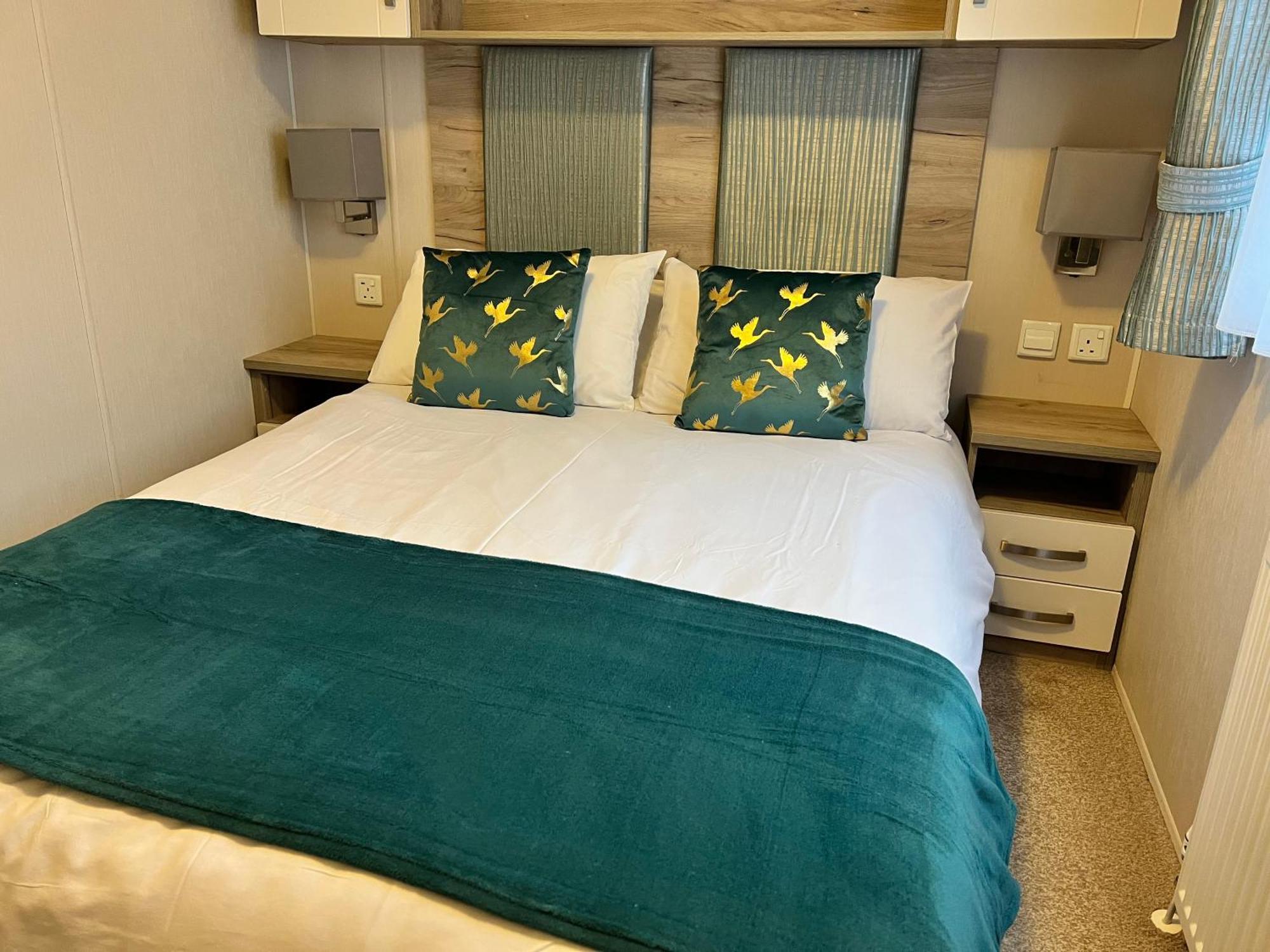 3 Bedroom Caravan Mc37, Shanklin, Isle Of Wight * Shanklin